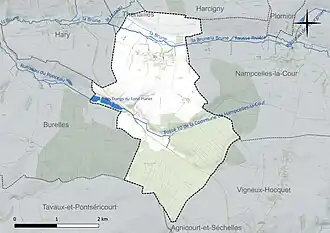 Carte en couleur présentant le réseau hydrographique de la commune