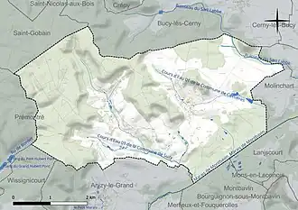 Carte en couleur présentant le réseau hydrographique de la commune
