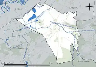 Carte en couleur présentant le réseau hydrographique de la commune