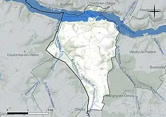 Carte en couleur présentant le réseau hydrographique de la commune