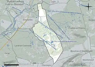 Carte en couleur présentant le réseau hydrographique de la commune