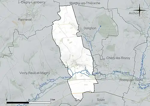 Carte en couleur présentant le réseau hydrographique de la commune