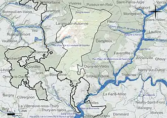 Carte en couleur présentant le réseau hydrographique de la commune