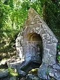 La fontaine proche de la chapelle Sainte-Edwett (Sainte-Évette).