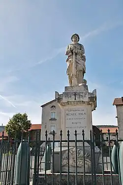 Monument aux morts.