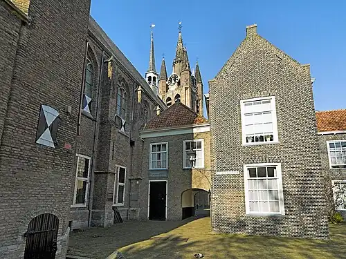 Prinsenhof et son clocher.
