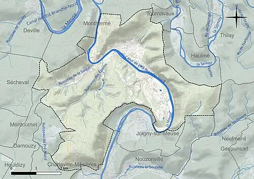 Carte en couleur présentant le réseau hydrographique de la commune