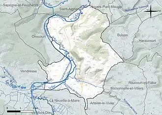 Carte en couleur présentant le réseau hydrographique de la commune