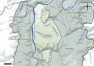 Carte en couleur présentant le réseau hydrographique de la commune