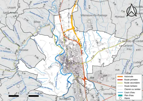 Carte en couleur présentant le réseau hydrographique de la commune
