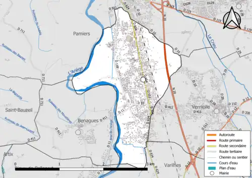 Carte en couleur présentant le réseau hydrographique de la commune