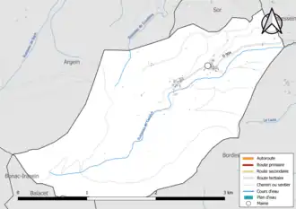 Carte en couleur présentant le réseau hydrographique de la commune