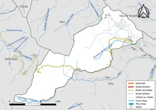 Carte en couleur présentant le réseau hydrographique de la commune