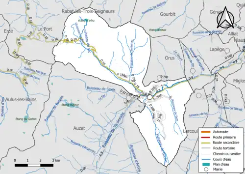 Carte en couleur présentant le réseau hydrographique de la commune