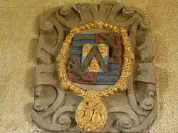 Armoiries de Pierre de Boiséon, kersantite peinte, salle noble.