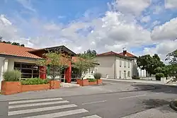 Le restaurant scolaire.