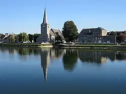 L'église Notre-Dame vue du quai André-Bertrand,