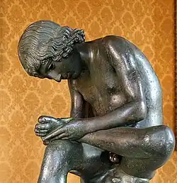 Le Tireur d'épine. Bronze, lèvres: cuivre rouge, H. 73&nbsp;cm. 100-50 AEC. Provient : palais du Latran, don en 1471 du pape Sixte IV.Palazzo Massimo alle Terme