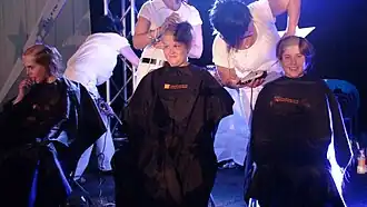 Trois jeunes participants au Raz-O-Thon Marie-Hélène Côté. La compassion est une valeur soutenue par la Fondation « Sur la pointe des pieds ».