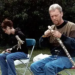 Réalisation de bâtons de marche.