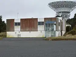 Bâtiment principal énergie, construit en 1979, à l'entrée du CTS (2008).