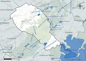 Carte en couleur présentant le réseau hydrographique de la commune