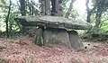 Dolmen situé à environ 500&nbsp;mètres à l'est de la chapelle de Kérinec.