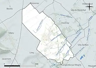 Carte en couleur présentant le réseau hydrographique de la commune