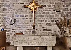 Sarcophage wisigothique dans l'église.