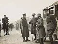 Le secrétaire d’État Newton D. Baker en visite en mars 1918.