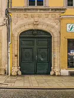 Immeuble au no&nbsp;11, porte cochère