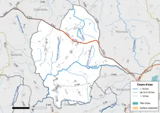 Carte en couleur présentant le réseau hydrographique de la commune