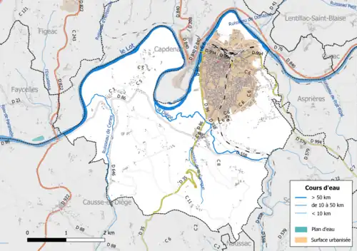 Carte en couleur présentant le réseau hydrographique de la commune