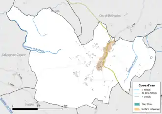 Carte en couleur présentant le réseau hydrographique de la commune