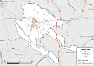 Carte en couleur présentant le réseau hydrographique de la commune