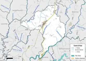 Carte en couleur présentant le réseau hydrographique de la commune
