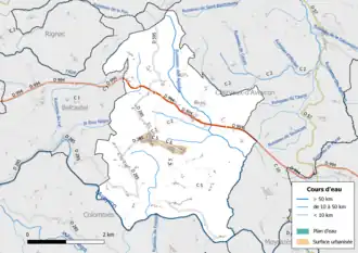 Carte en couleur présentant le réseau hydrographique de la commune