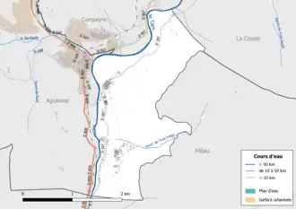 Carte en couleur présentant le réseau hydrographique de la commune