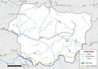 Carte en couleur présentant le réseau hydrographique de la commune