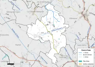 Carte en couleur présentant le réseau hydrographique de la commune