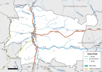 Carte en couleur présentant le réseau hydrographique de la commune