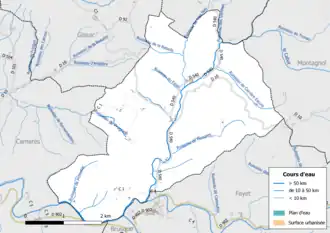 Carte en couleur présentant le réseau hydrographique de la commune