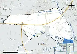 Carte en couleur présentant le réseau hydrographique de la commune