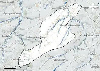 Carte en couleur présentant le réseau hydrographique de la commune