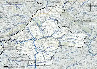 Carte en couleur présentant le réseau hydrographique de la commune