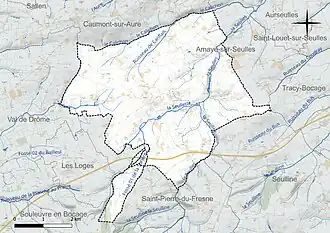 Carte en couleur présentant le réseau hydrographique de la commune