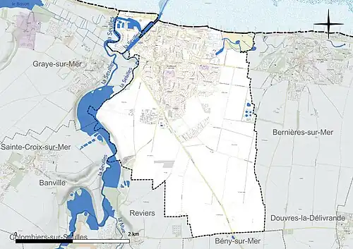 Carte en couleur présentant le réseau hydrographique de la commune