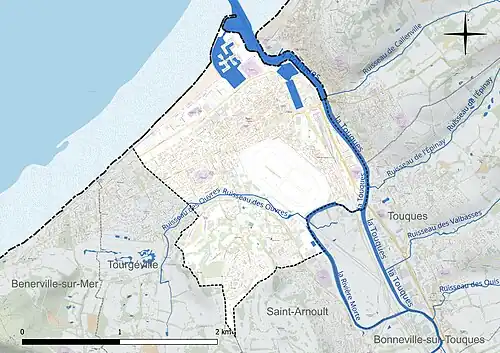 Carte en couleur présentant le réseau hydrographique de la commune