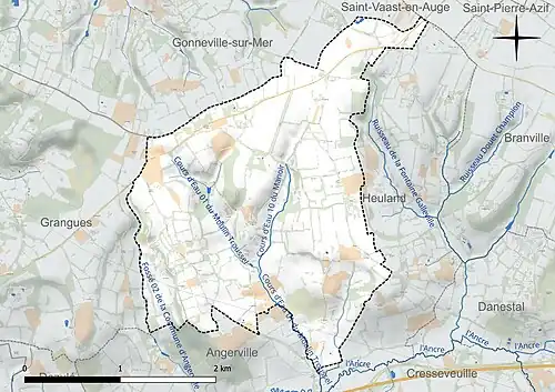 Carte en couleur présentant le réseau hydrographique de la commune