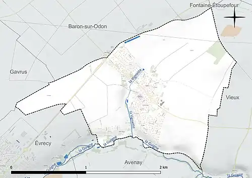 Carte en couleur présentant le réseau hydrographique de la commune